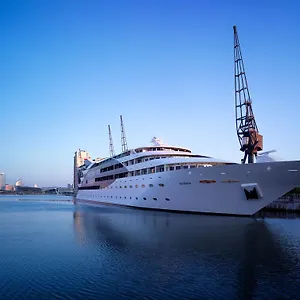 https://sunborn-yacht-hotel.cambridgehotelsuk.com