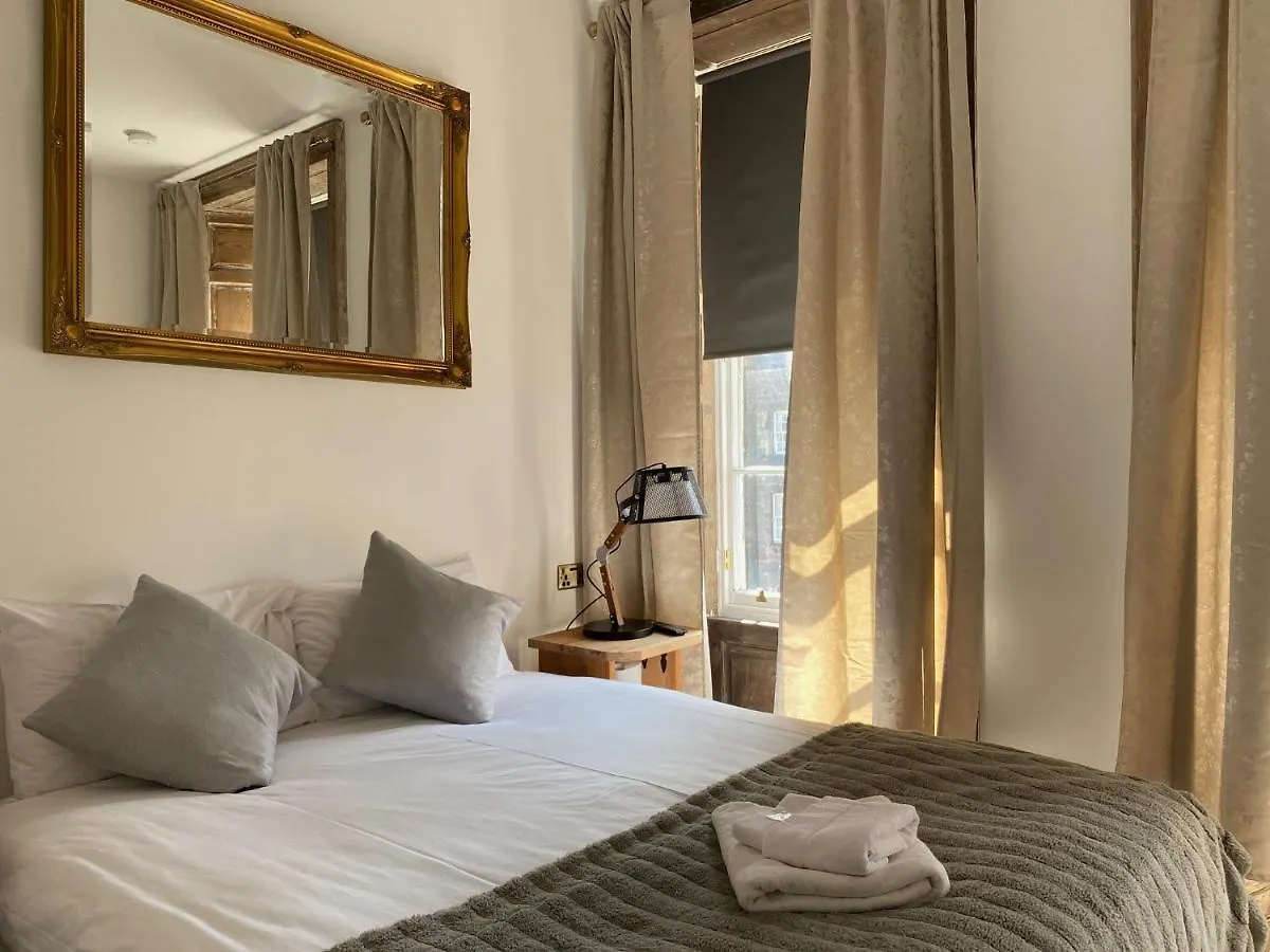 Aparthotel Royal Mile Suites By The Castle Edinburgh