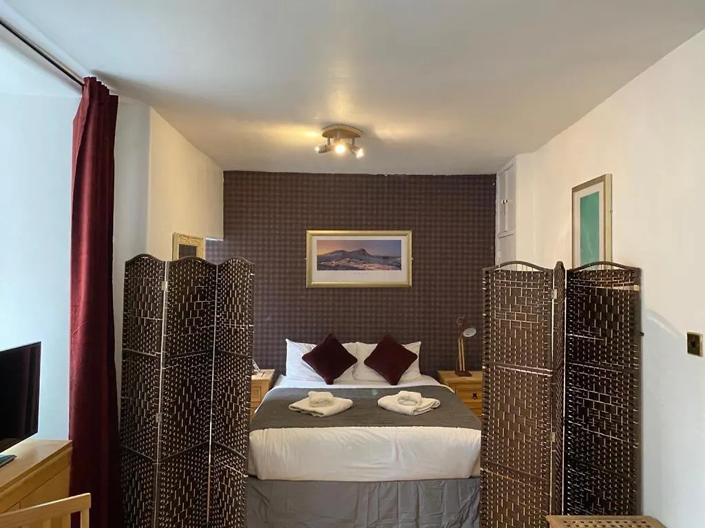 Royal Mile Suites By The Castle Edinburgh