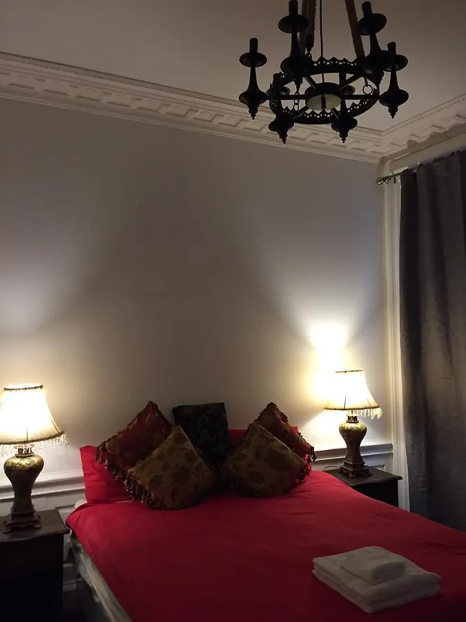 Royal Mile Suites By The Castle Edinburgh