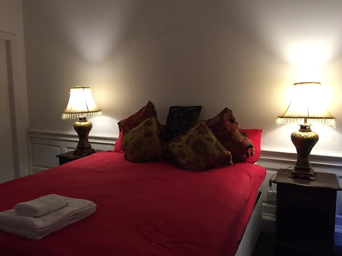 Royal Mile Suites By The Castle Edinburgh