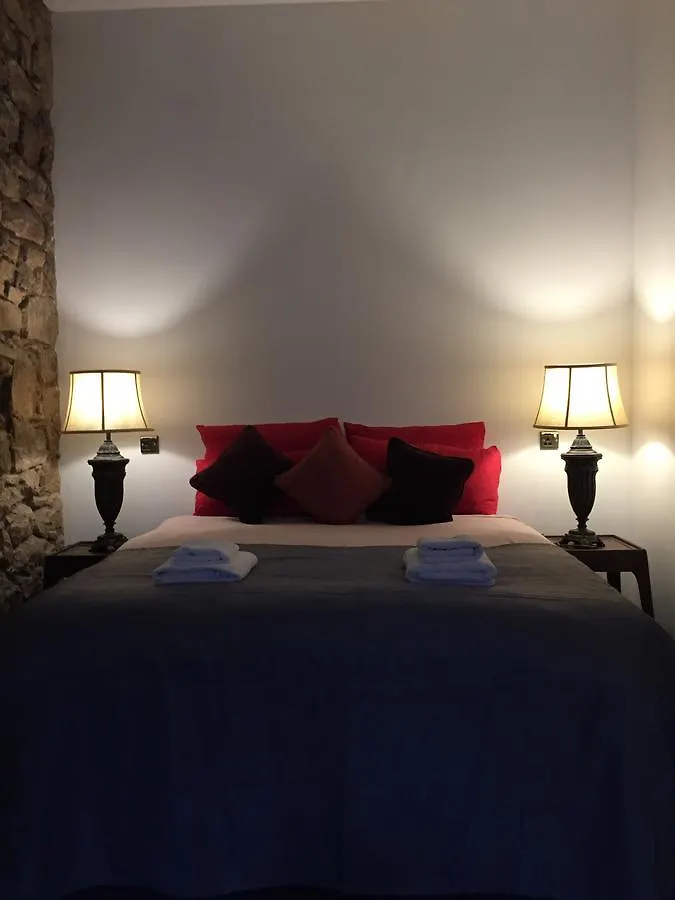 Royal Mile Suites By The Castle Edinburgh Aparthotel
