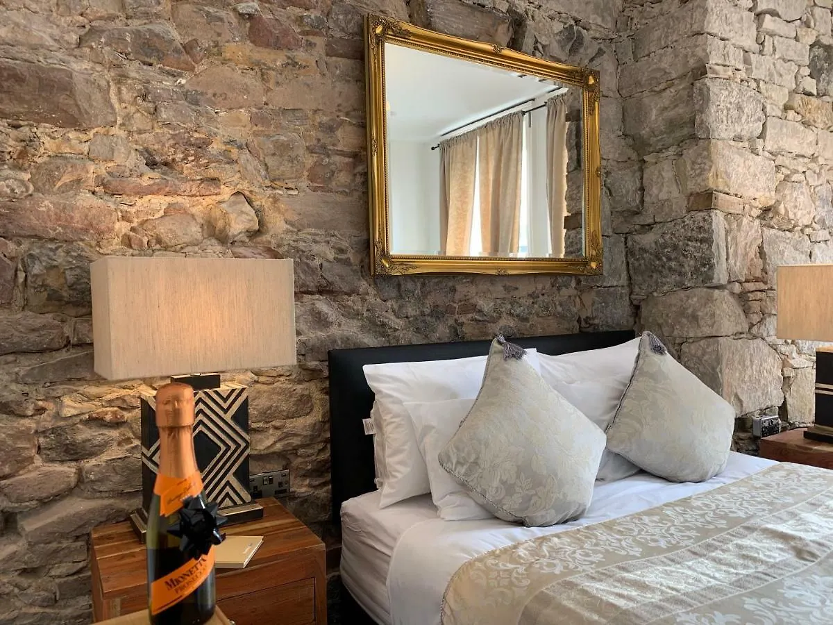 Royal Mile Suites By The Castle location