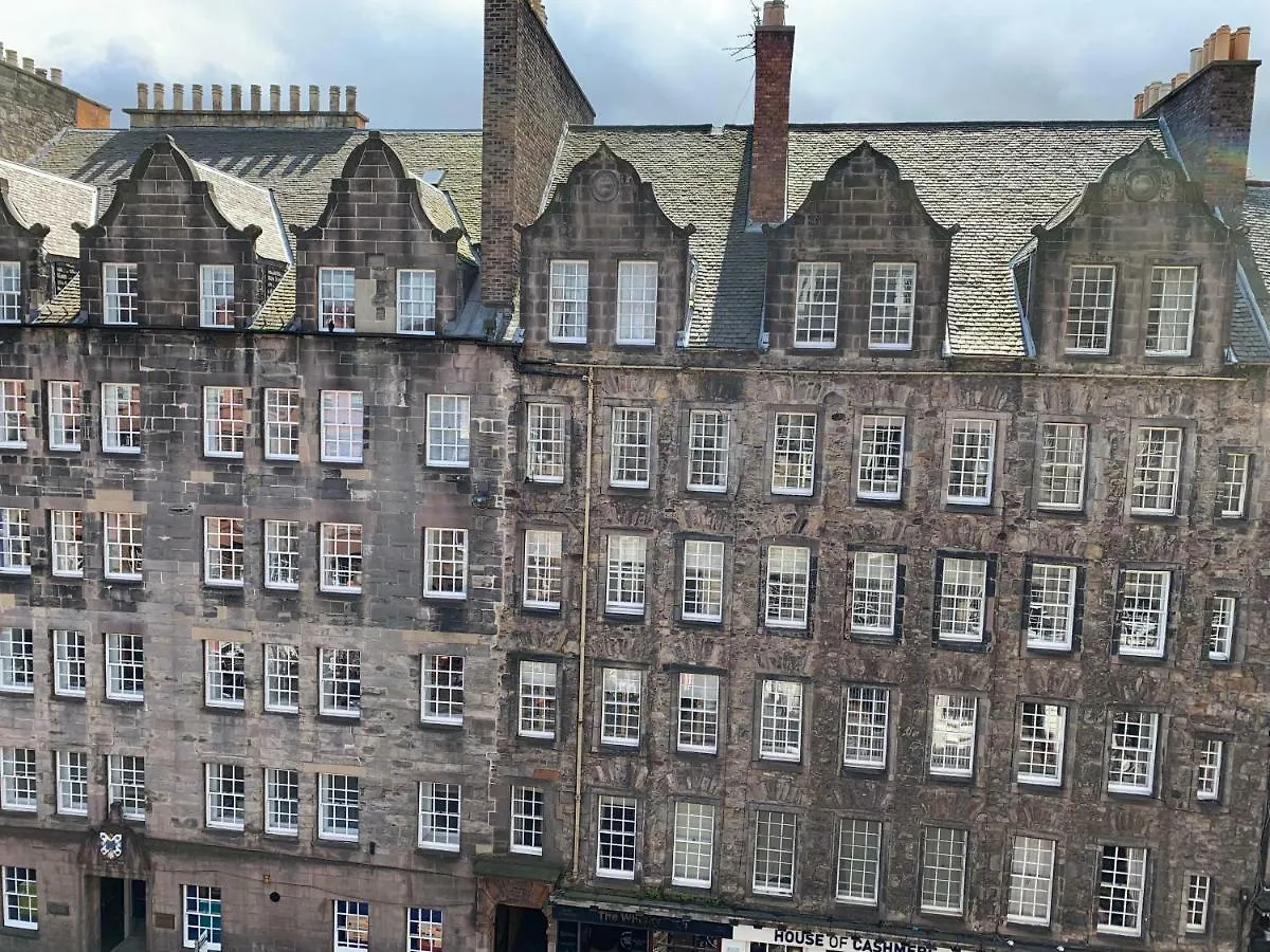 Royal Mile Suites By The Castle Edinburgh
